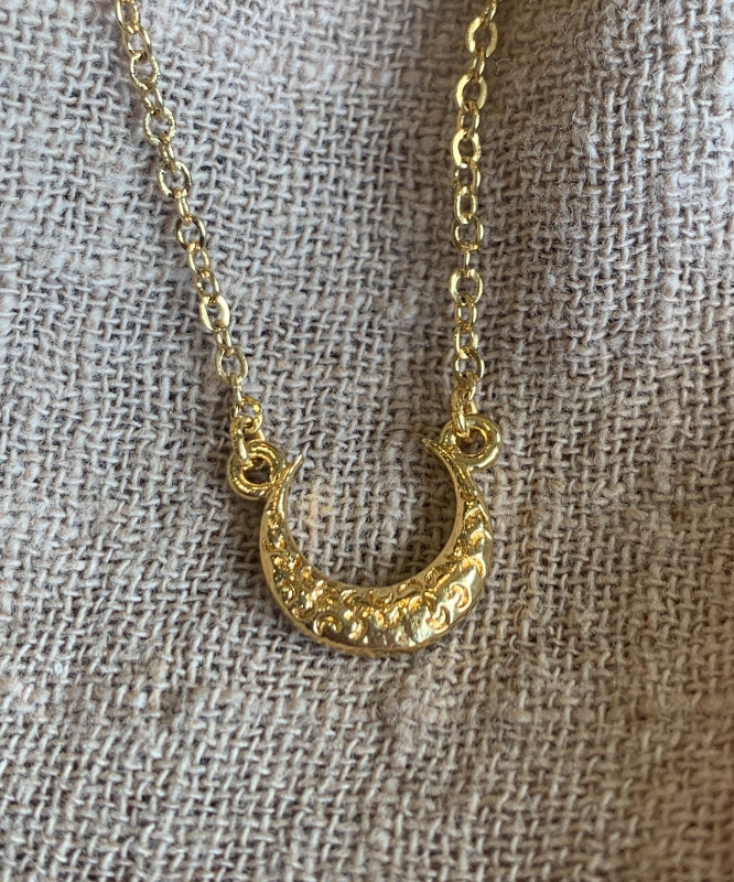 Collier or croissant de lune