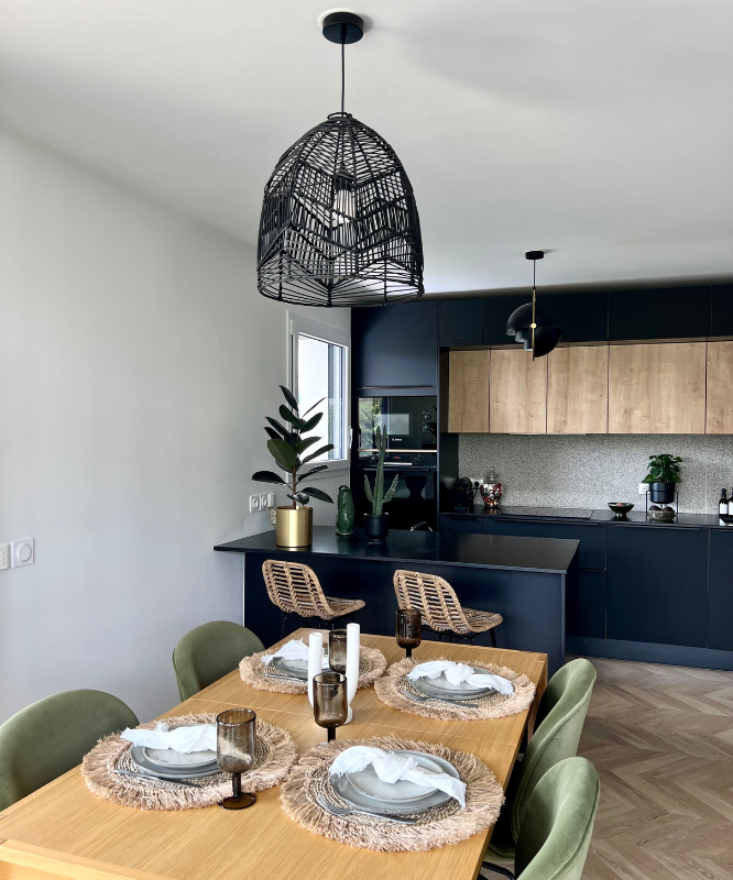 Suspension en rotin noir